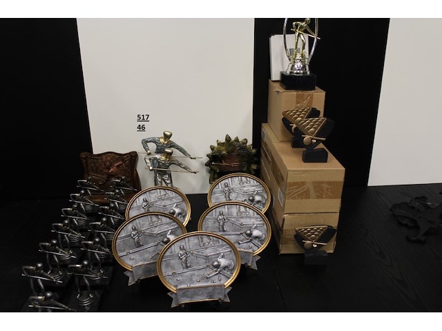 26 x biljarttrofee + 30 in doosje - afbeelding 2 van  2