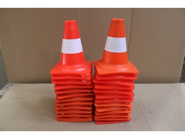 26 x oranje fluo kegel (20 cm) - afbeelding 1 van  1