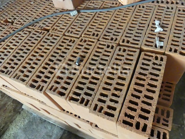 260 holle terracotta bakstenen - afbeelding 1 van  3