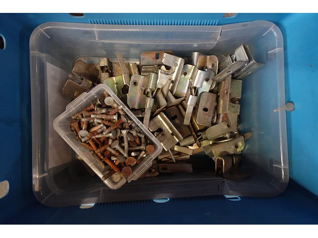 26x stapelbare kunststof bak + inhoud - afbeelding 12 van  22