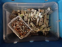 26x stapelbare kunststof bak + inhoud - afbeelding 12 van  22