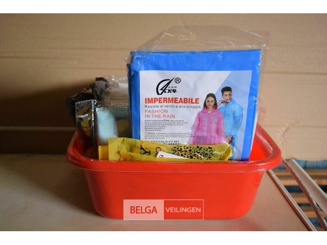 ±27 diverse poncho's - afbeelding 1 van  2