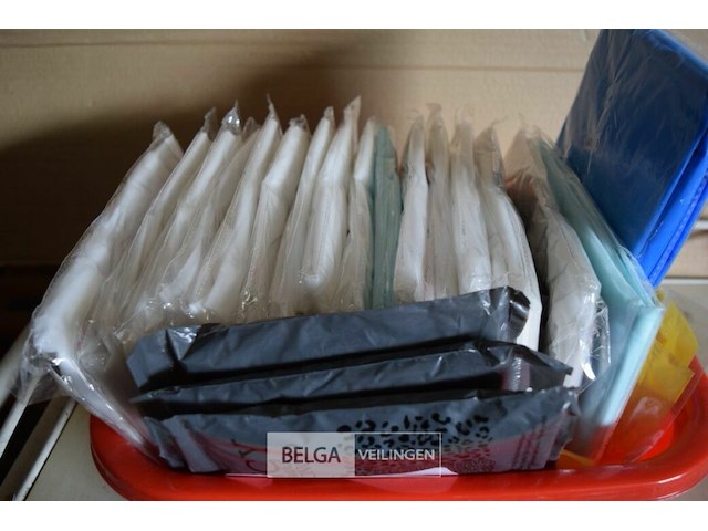 ±27 diverse poncho's - afbeelding 2 van  2