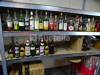 27 flessen (wijnen, sterke dranken: volle of geopende flessen - zie detail)