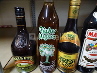 27 flessen (wijnen, sterke dranken: volle of geopende flessen - zie detail) - afbeelding 7 van  14