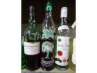 27 flessen (wijnen, sterke dranken: volle of geopende flessen - zie detail) - afbeelding 12 van  14