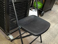 27 klapstoelen + opbergkar - afbeelding 2 van  7