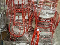 27 rode thonet stoelen - afbeelding 1 van  2