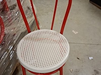 27 rode thonet stoelen - afbeelding 2 van  2
