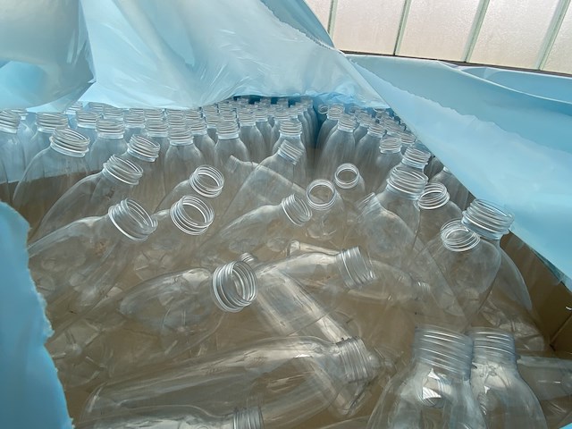 28 - plastiek flessen diverse maten - afbeelding 2 van  2