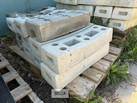 ± 28 betonvoeten - afbeelding 4 van  4