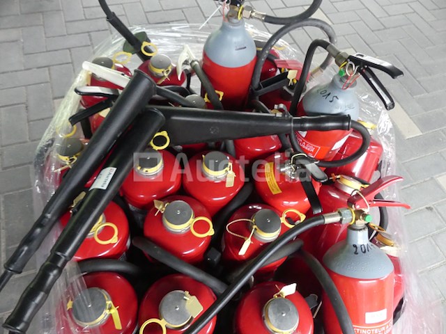 28 brandblussers - afbeelding 2 van  8