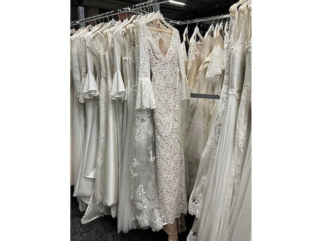 28 bruisjurken novia d’art (totaalprijs) - afbeelding 2 van  66