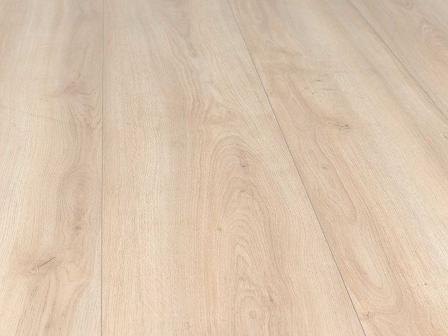 28 m2 laminaat plank watervast - 1383 x 244 x 8,5 mm - afbeelding 1 van  4