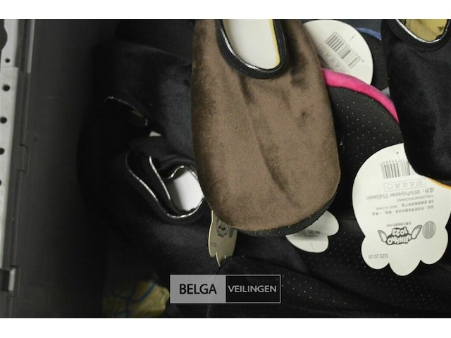 ±28 paar div huissloffen - afbeelding 3 van  3