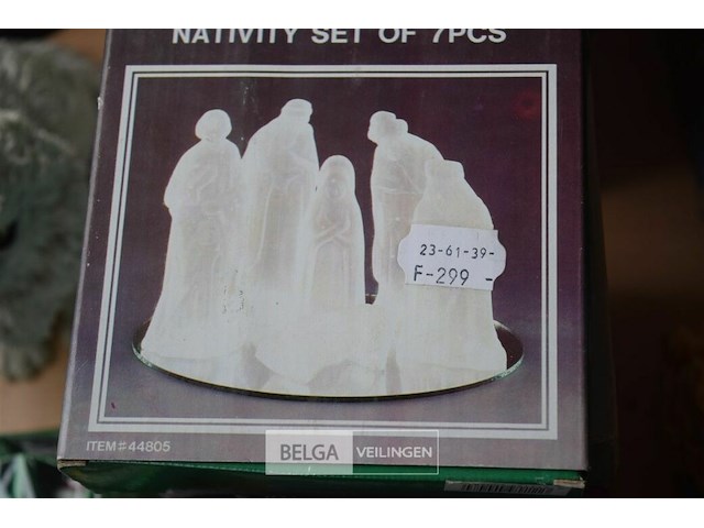 28 setjes glazen kerststal beeldjes - afbeelding 2 van  2