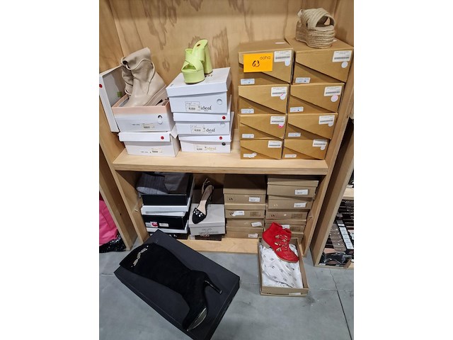 28-tal paar damesschoenen - afbeelding 1 van  8