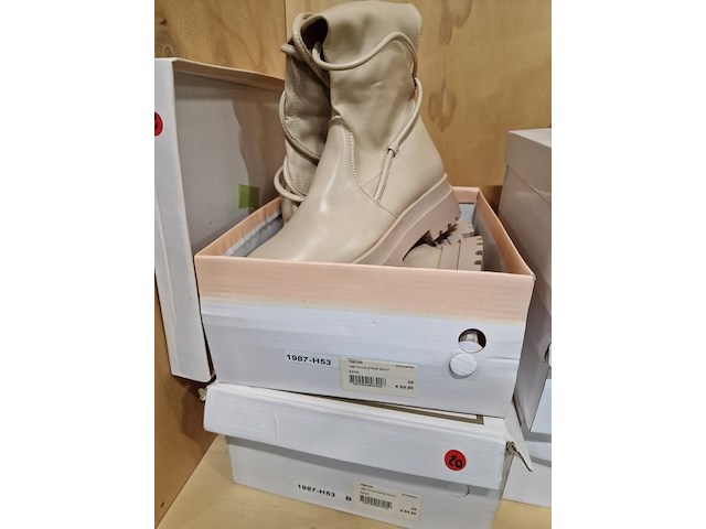 28-tal paar damesschoenen - afbeelding 4 van  8