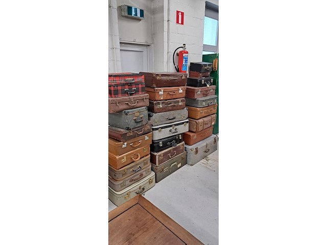 28 valiezen - afbeelding 2 van  2