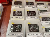 28 x dozen schroeven met afdekplaatje; zelfborende schroeven - afbeelding 3 van  7