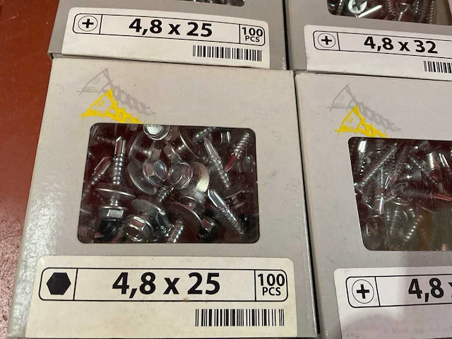 28 x dozen schroeven met afdekplaatje; zelfborende schroeven - afbeelding 4 van  7