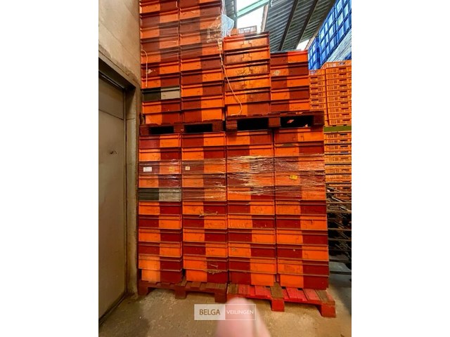 ± 280 kunststof bakken - afbeelding 1 van  3