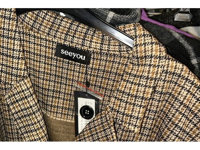 285 dames rokken, truien, blouses, t-shirt - afbeelding 12 van  14