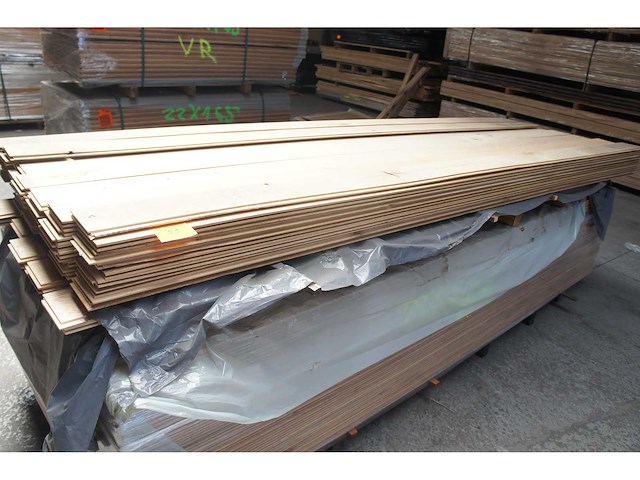 28,60 m² eiken planchetten 14mm - afbeelding 1 van  4