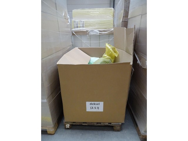 28x pallet diverse plastic potjes/emmers - afbeelding 4 van  30