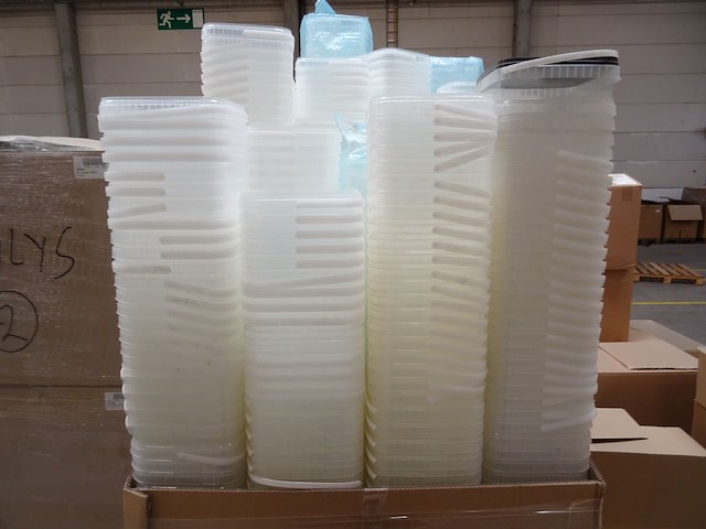 28x pallet diverse plastic potjes/emmers - afbeelding 10 van  30