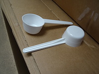 28x pallet diverse plastic potjes/emmers - afbeelding 19 van  30