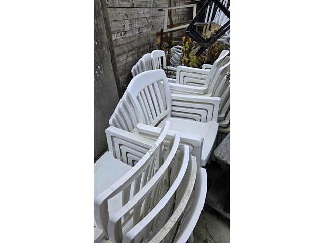 28x witte tuinstoelen - afbeelding 1 van  1
