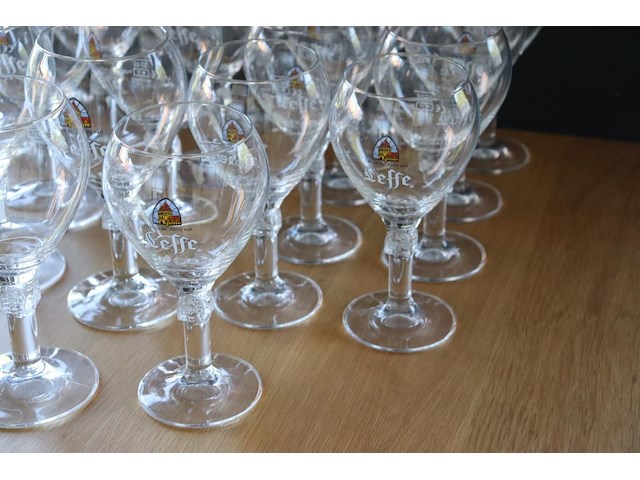 29 bierglazen leffe - afbeelding 4 van  6