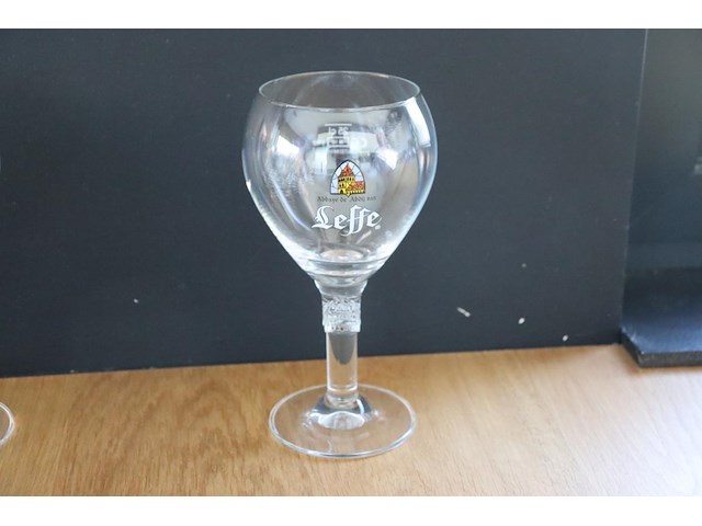 29 bierglazen leffe - afbeelding 5 van  6