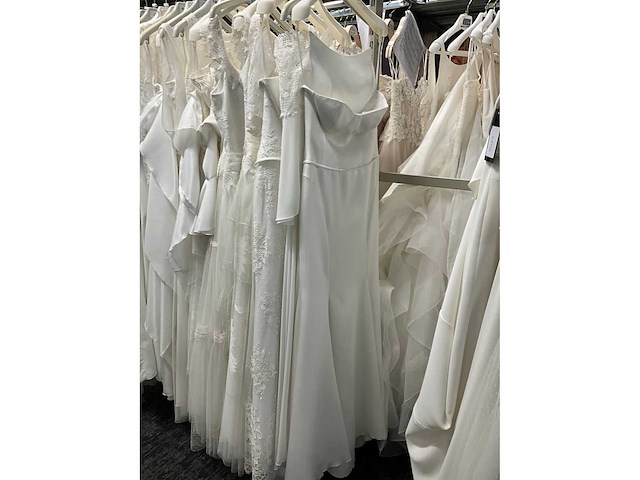 29 bruidsjurken villais (totaalprijs) - afbeelding 4 van  62