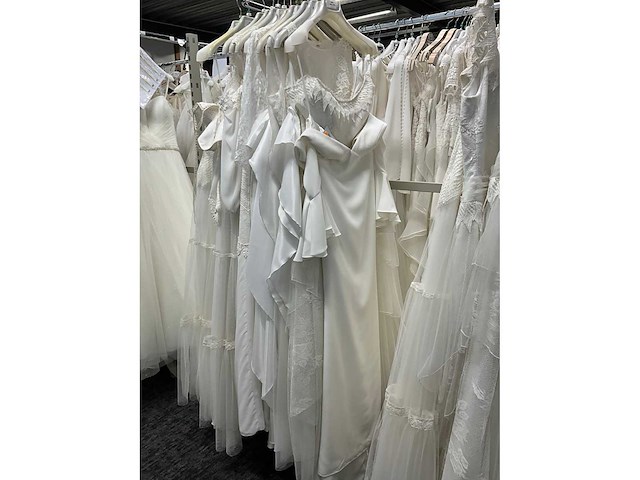 29 bruidsjurken villais (totaalprijs) - afbeelding 11 van  62