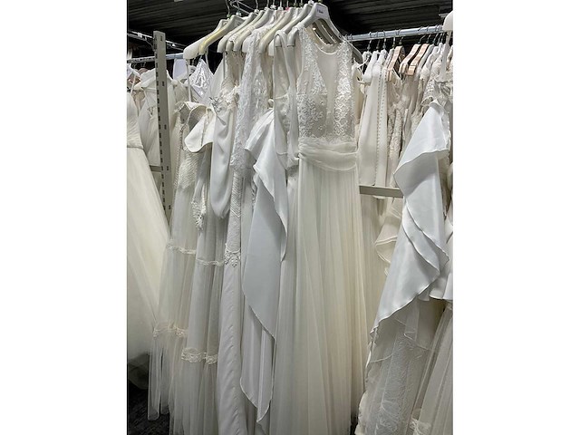 29 bruidsjurken villais (totaalprijs) - afbeelding 14 van  62