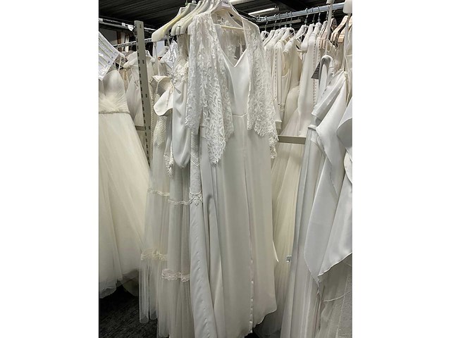 29 bruidsjurken villais (totaalprijs) - afbeelding 17 van  62