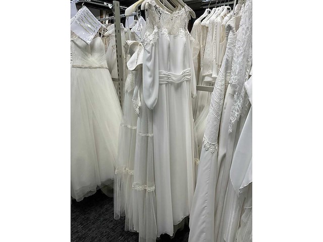 29 bruidsjurken villais (totaalprijs) - afbeelding 20 van  62