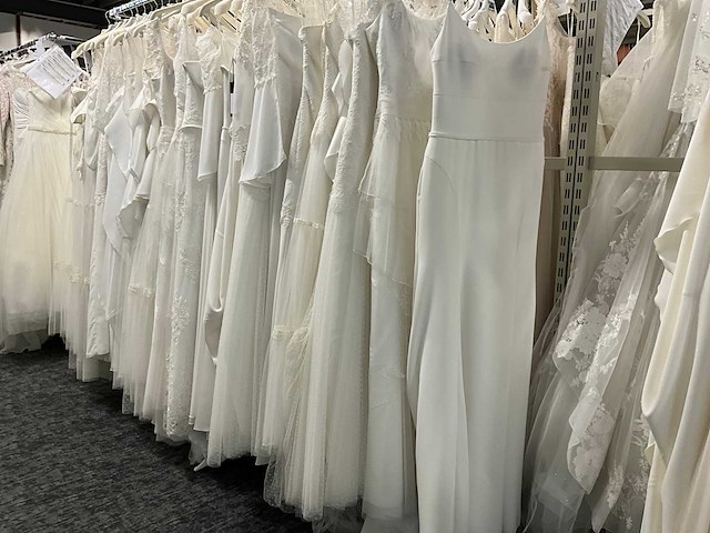 29 bruidsjurken villais (totaalprijs) - afbeelding 12 van  62