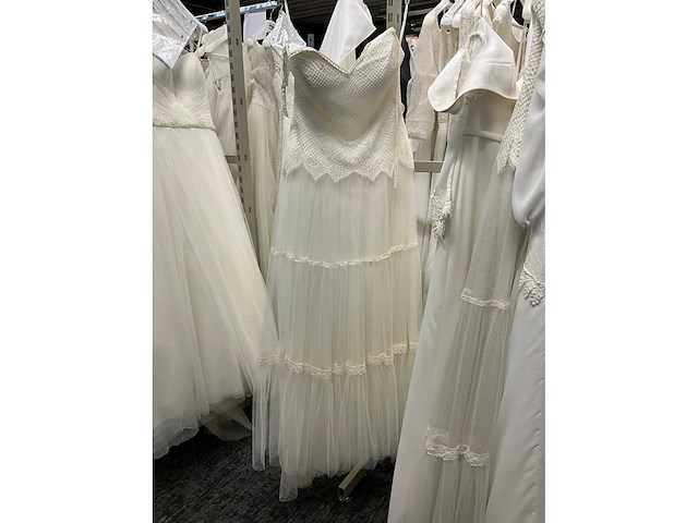 29 bruidsjurken villais (totaalprijs) - afbeelding 24 van  62