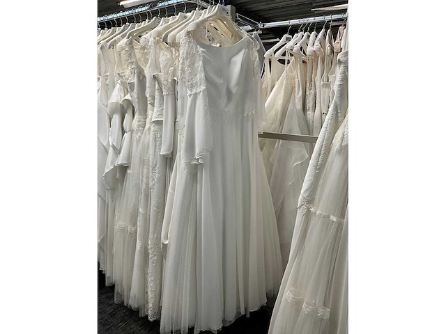 29 bruidsjurken villais (totaalprijs) - afbeelding 61 van  62