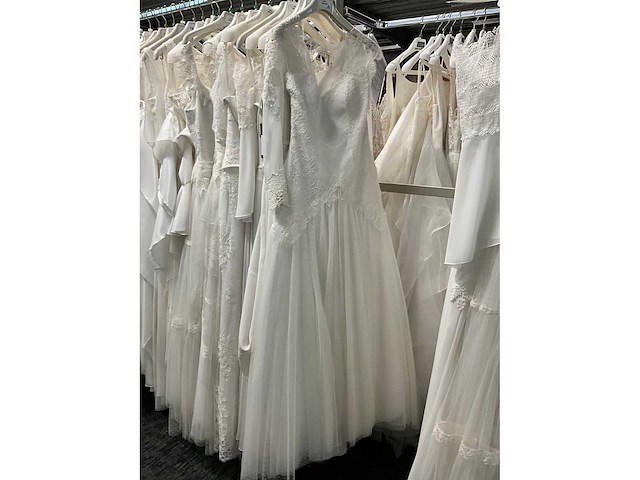 29 bruidsjurken villais (totaalprijs) - afbeelding 62 van  62