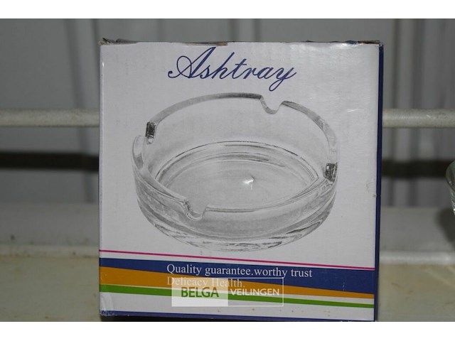 ±29 glazen asbakken - afbeelding 2 van  3