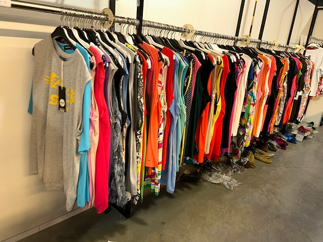 290 mouwloze damestops - afbeelding 1 van  14