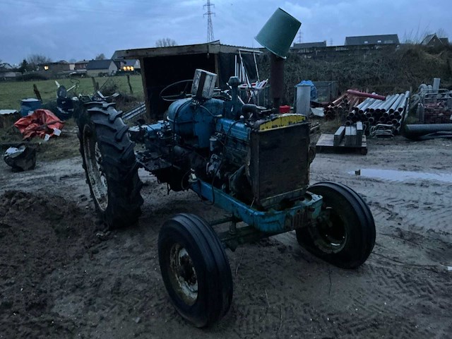 2953 fordson major oldtimer tractor - afbeelding 10 van  15