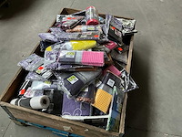 2lif palletdeal met o.a. tafellopers en display stof - afbeelding 2 van  6