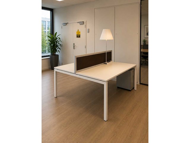 2p-workbench - bureau (4x) - afbeelding 1 van  9