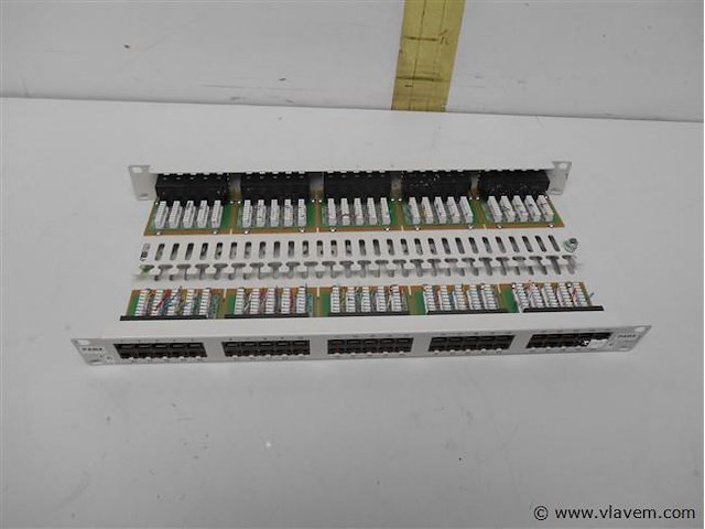 2x 19" patchpaneel rj45 50 poorten - afbeelding 1 van  1