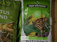 2x 2,5l cactusgrond , 1x5l universele potgrond - afbeelding 2 van  4